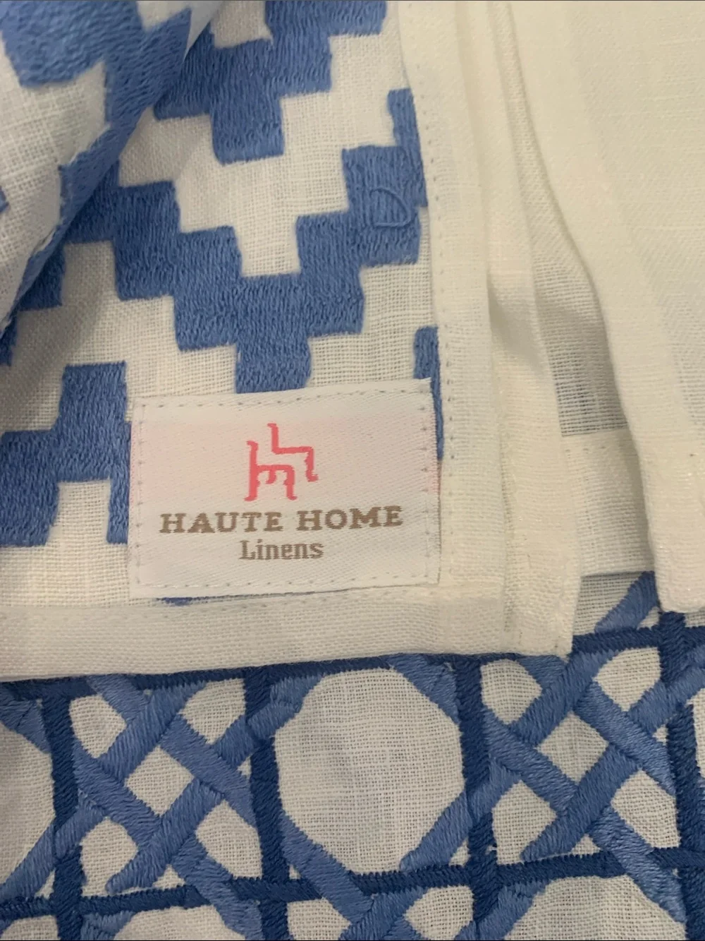NWT Haute Home Blue Embroidered White Napkins - Set of 4